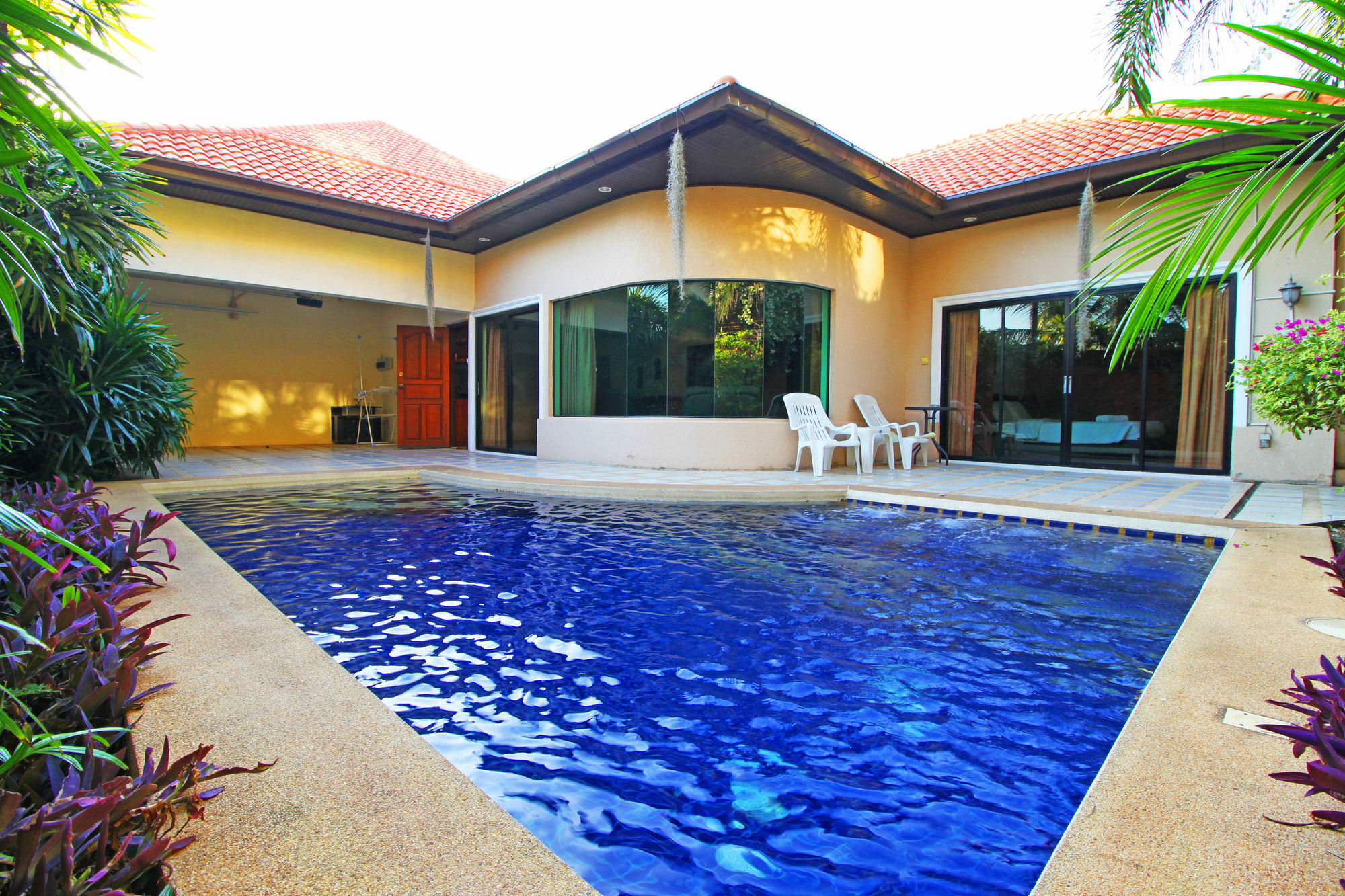 Cosy Beach Pool Villas By Pattaya Sunny Rentals Exterior photo