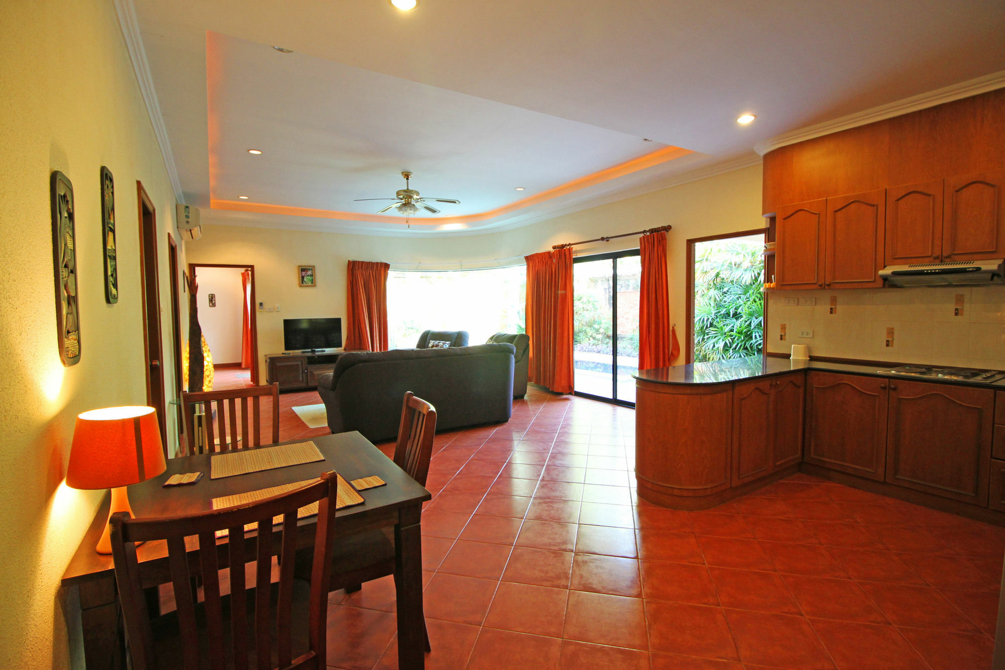 Cosy Beach Pool Villas By Pattaya Sunny Rentals Exterior photo