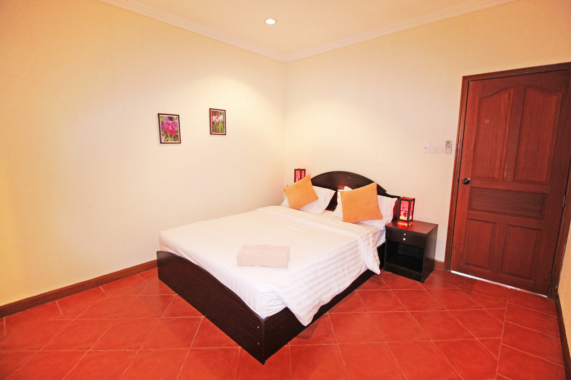 Cosy Beach Pool Villas By Pattaya Sunny Rentals Exterior photo