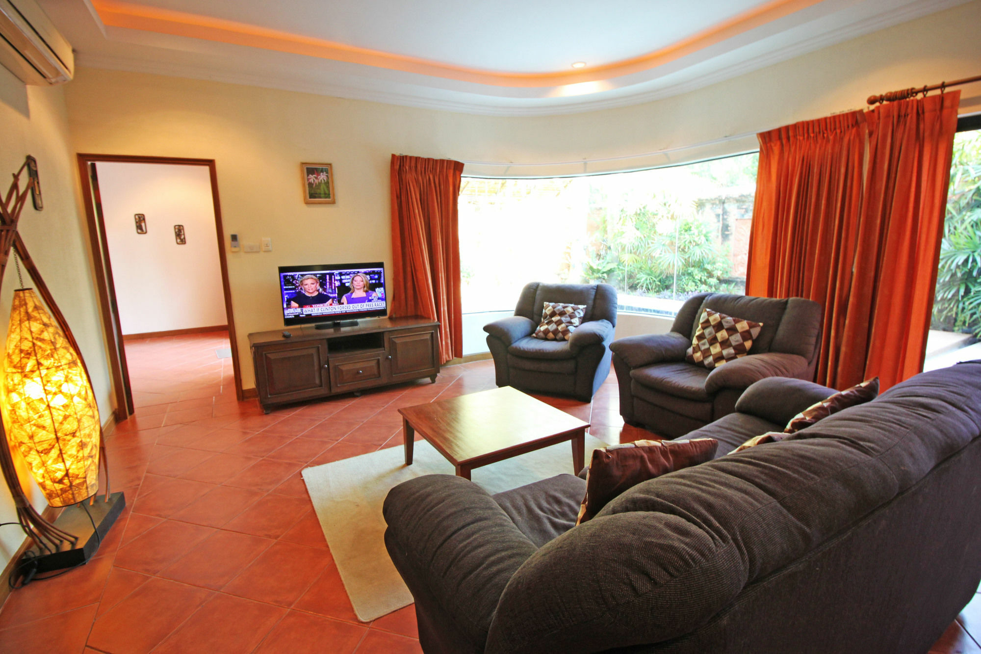 Cosy Beach Pool Villas By Pattaya Sunny Rentals Exterior photo