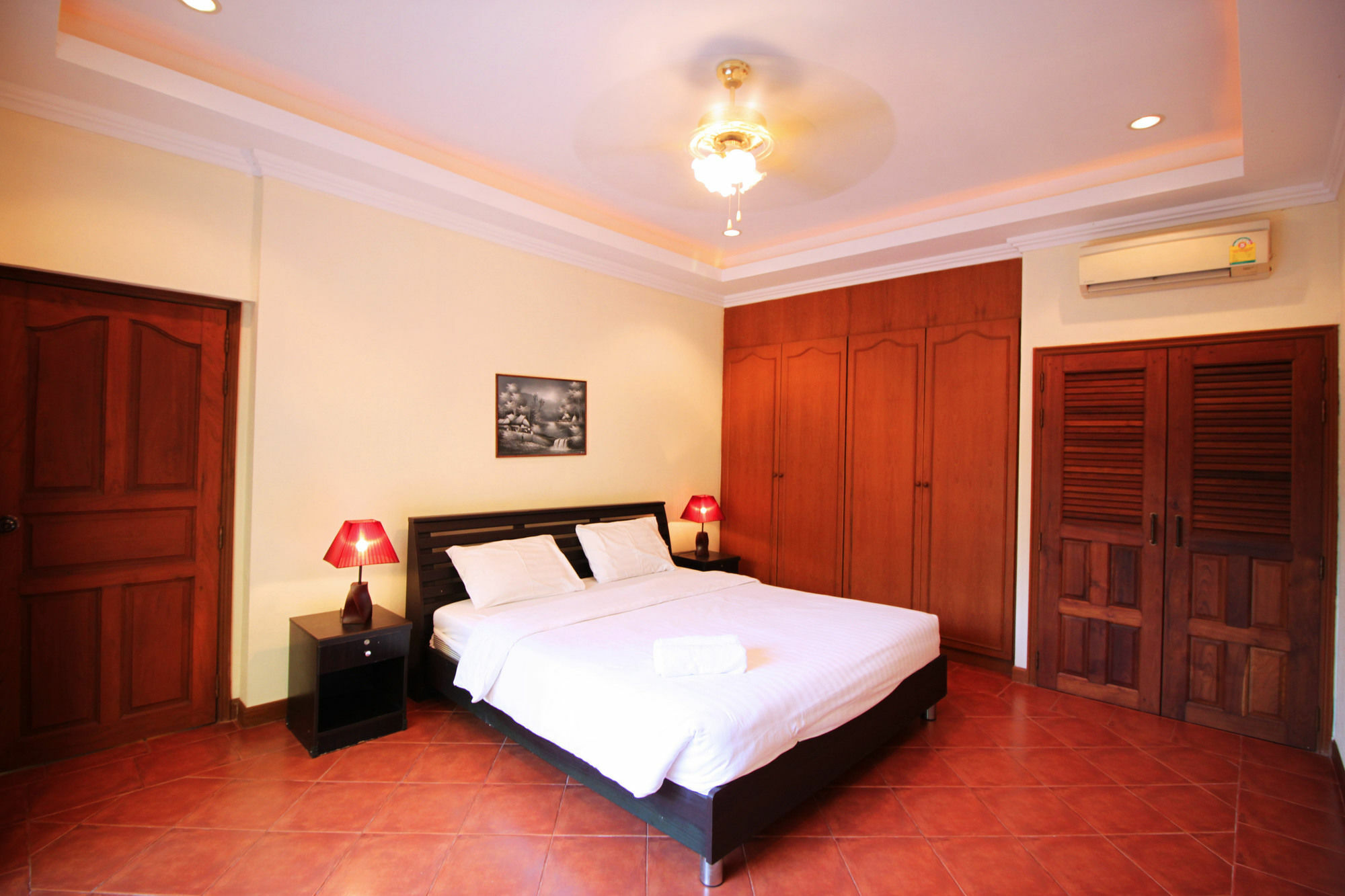 Cosy Beach Pool Villas By Pattaya Sunny Rentals Exterior photo